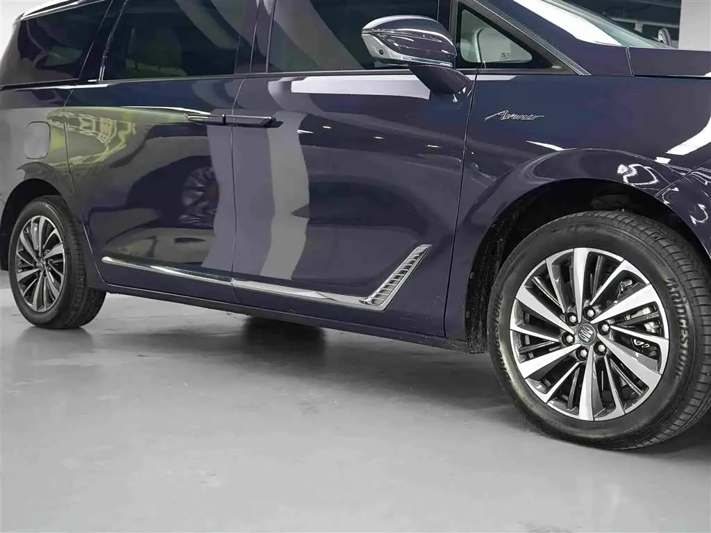 Buick GL8 New Energy 2025 — Фото 16/16