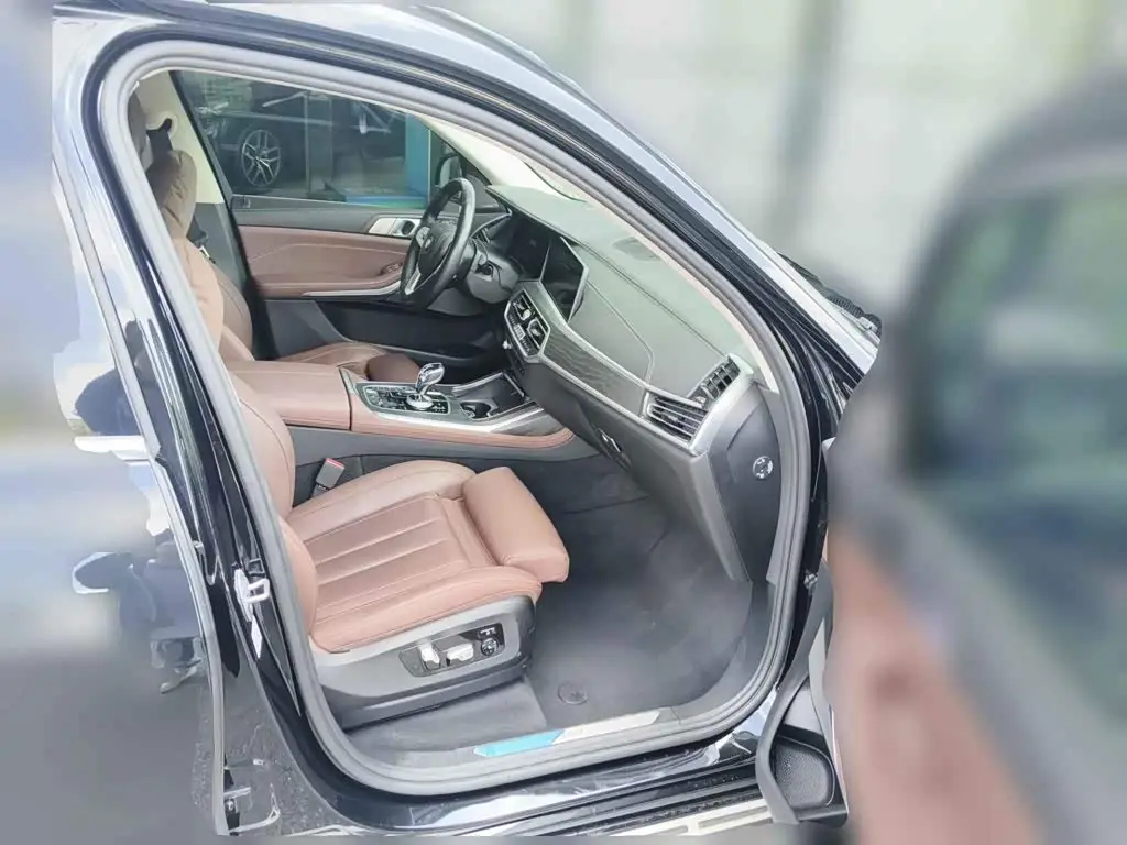 BMW X7 2021 — Photo 13/13