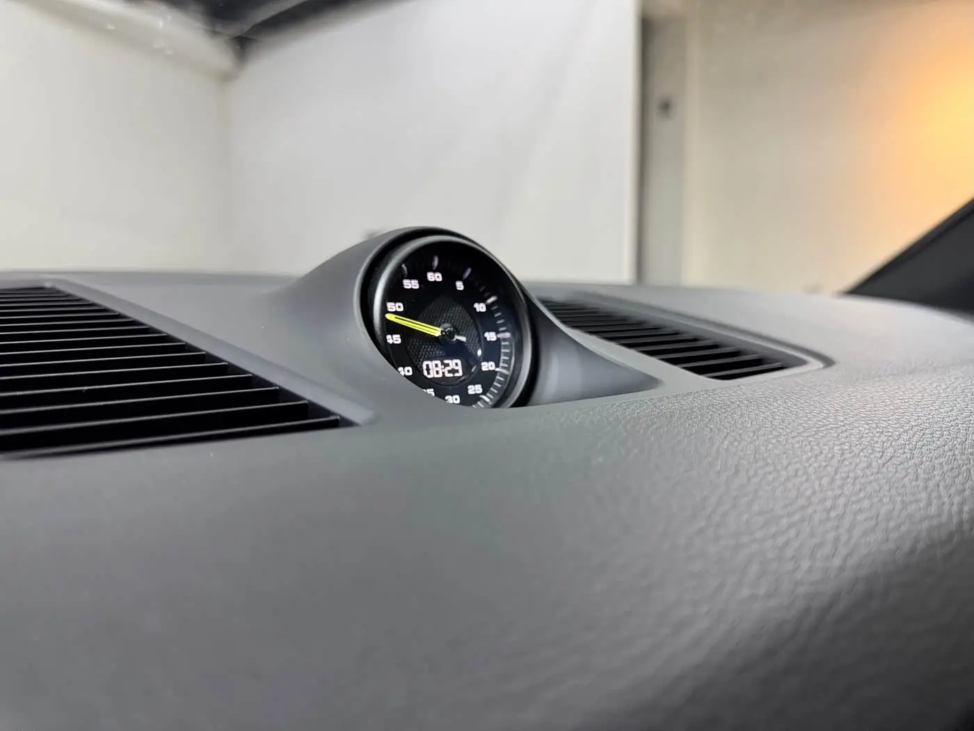 Porsche Cayenne New Energy 2019 — Photo 15/17