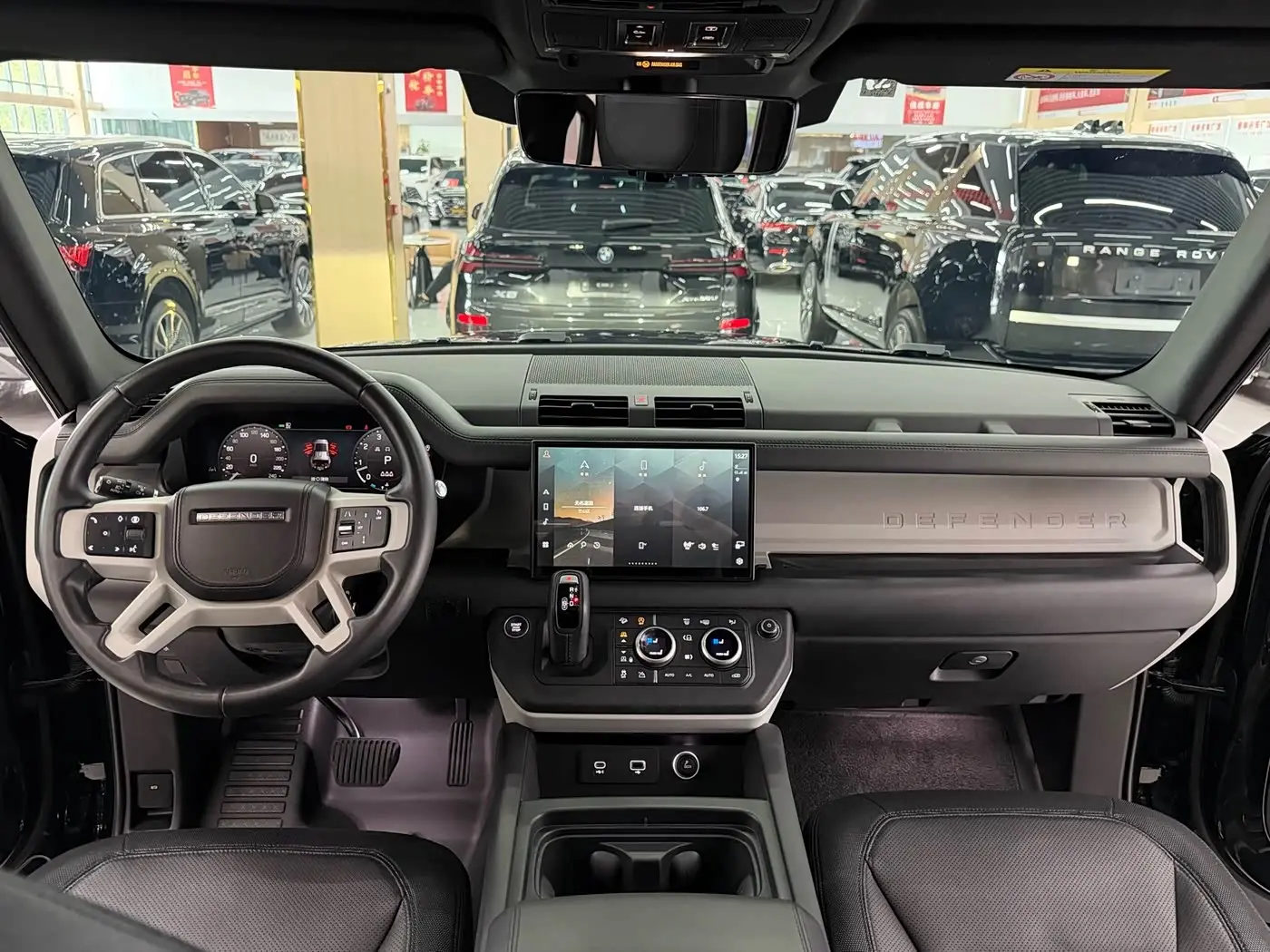 Land Rover Defender 2024 — Фото 13/15