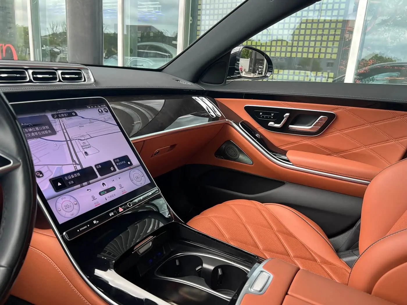 Mercedes-Benz Maybach S-Class 2025 — Фото 19/20
