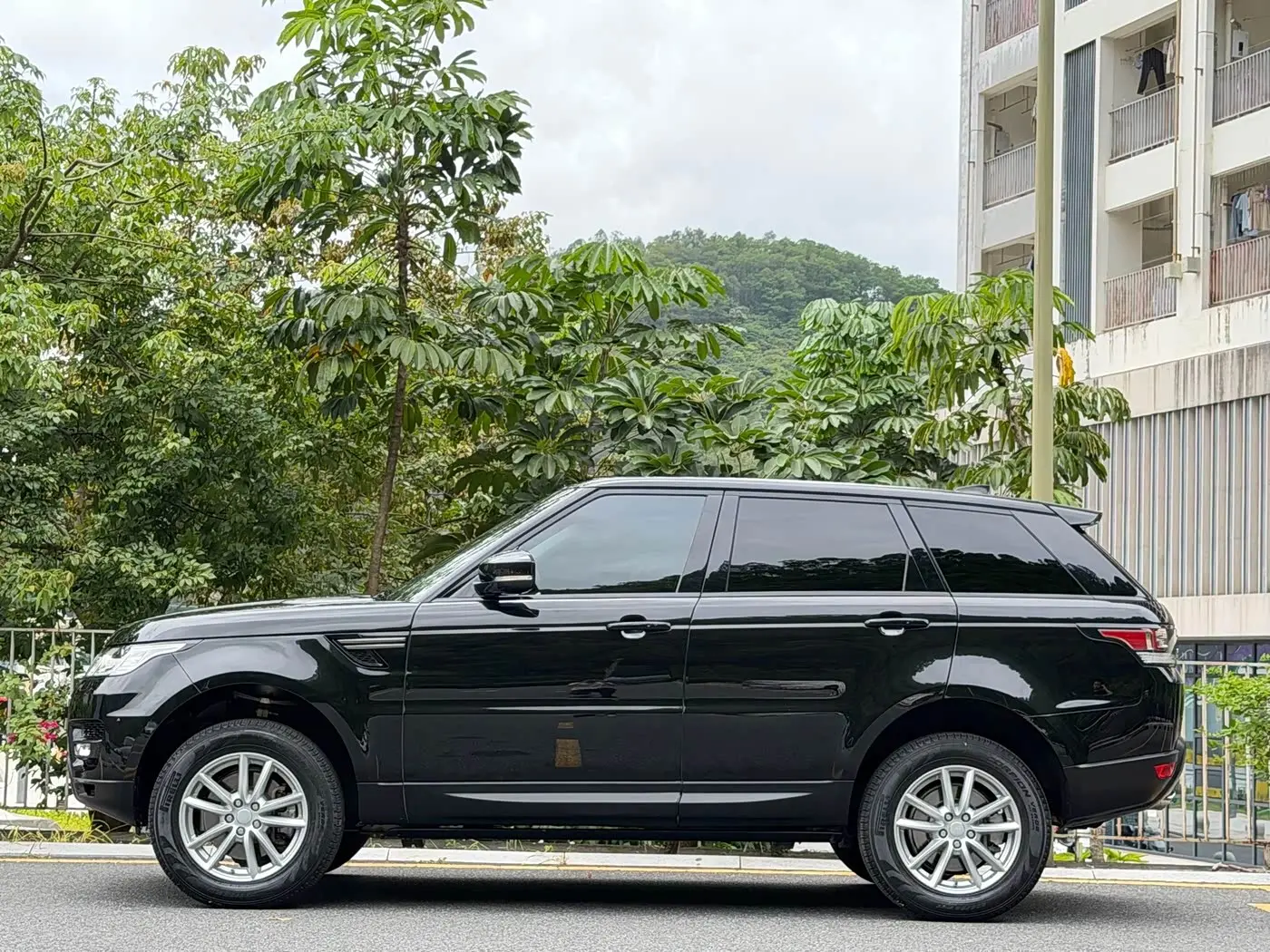 Land Rover Range Rover Sport 2017 — Photo 5/19