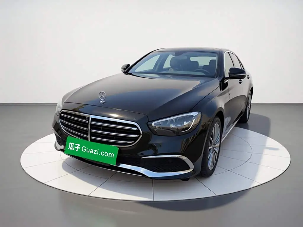 Mercedes-Benz E-Class 2021 — Photo 1/20