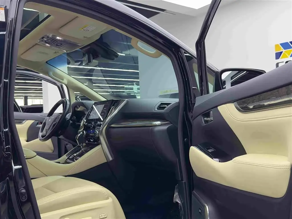 Toyota Vellfire 2022 — Фото 10/20
