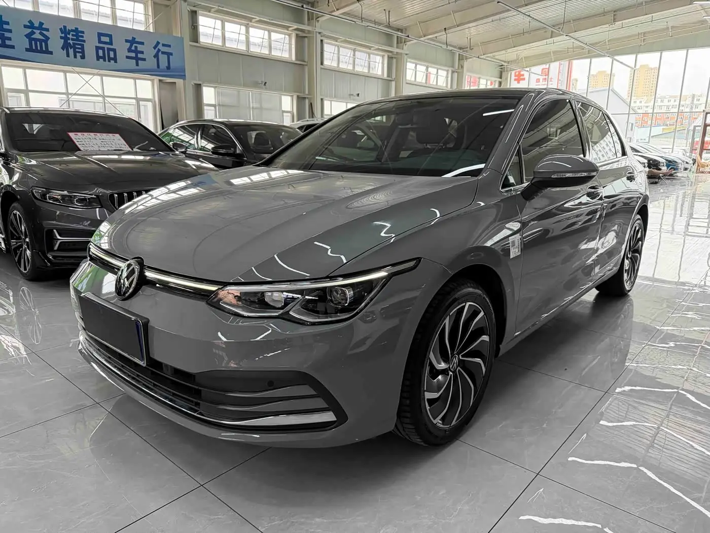 Volkswagen Golf 2023 — Photo 1/20