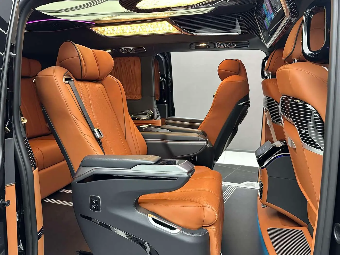 Mercedes-Benz Vito 2023 — Photo 11/20