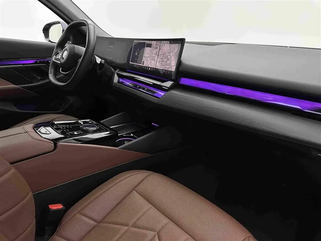 BMW 5 Series 2024 — Photo 18/20