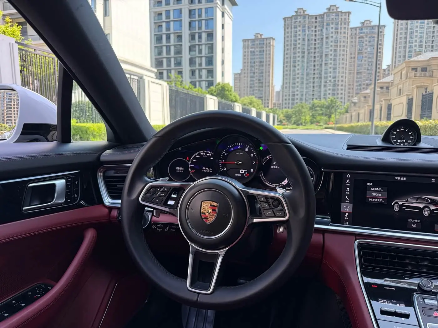 Porsche Panamera 2018 — Фото 13/20