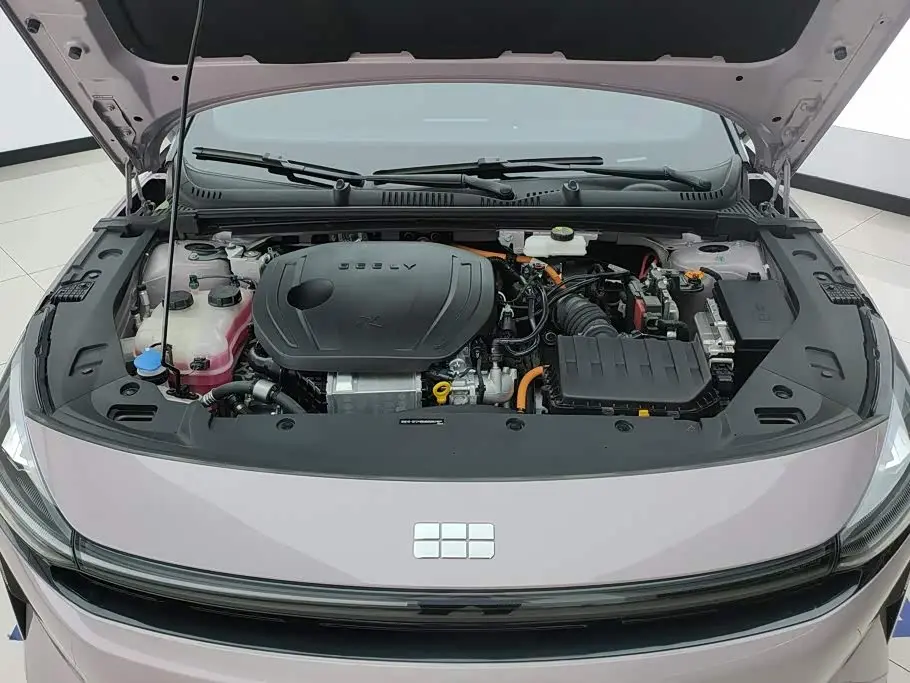 Geely Galaxy Galaxy L6 2024 — Photo 10/16