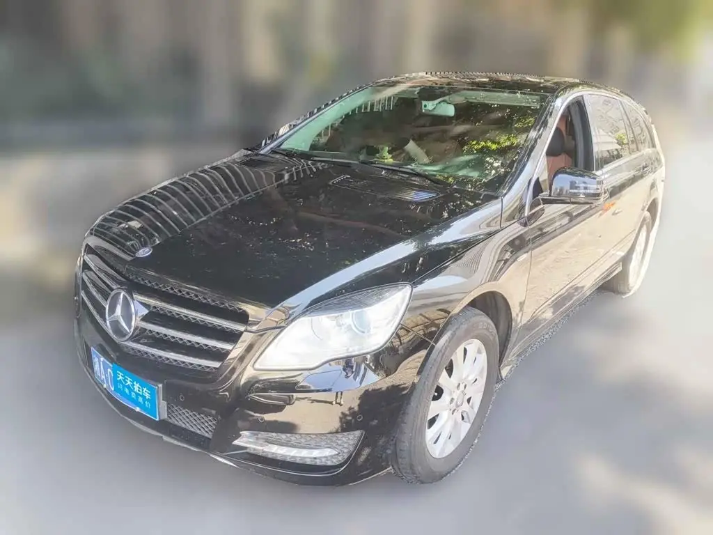 Mercedes-Benz R-Class 2017 — Photo 1/12