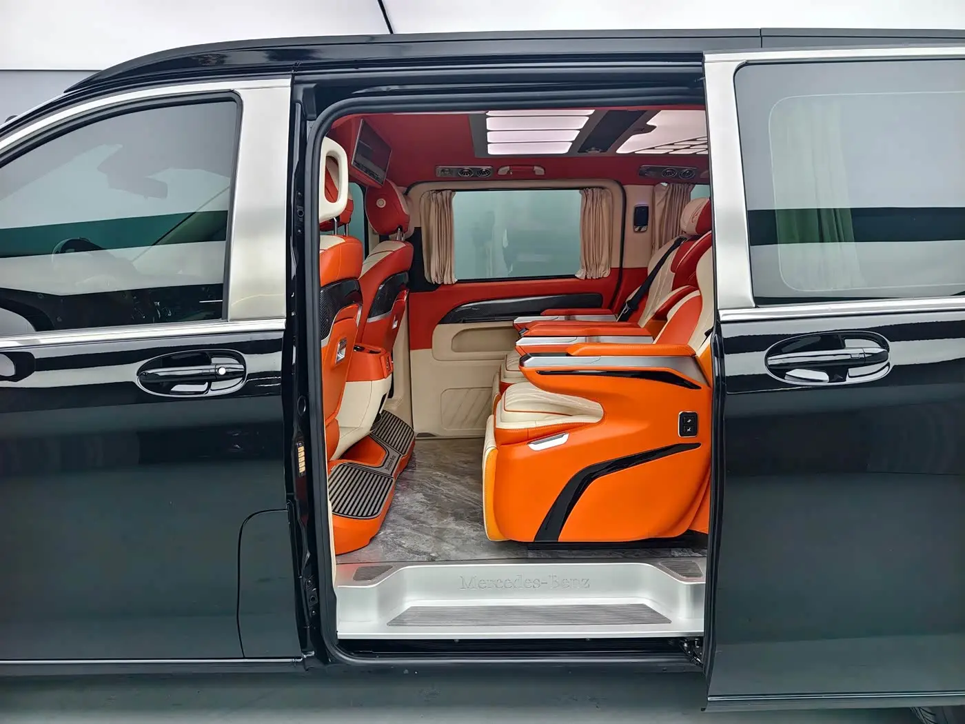 Mercedes-Benz Vito 2023 — Photo 6/9
