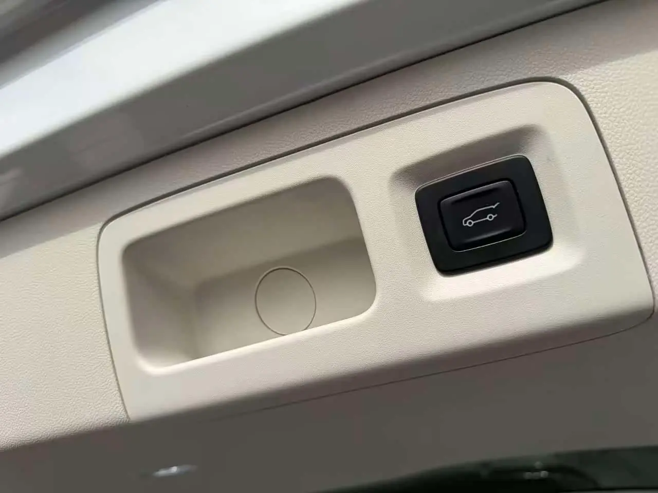 Buick GL8 New Energy 2024 — Photo 14/20