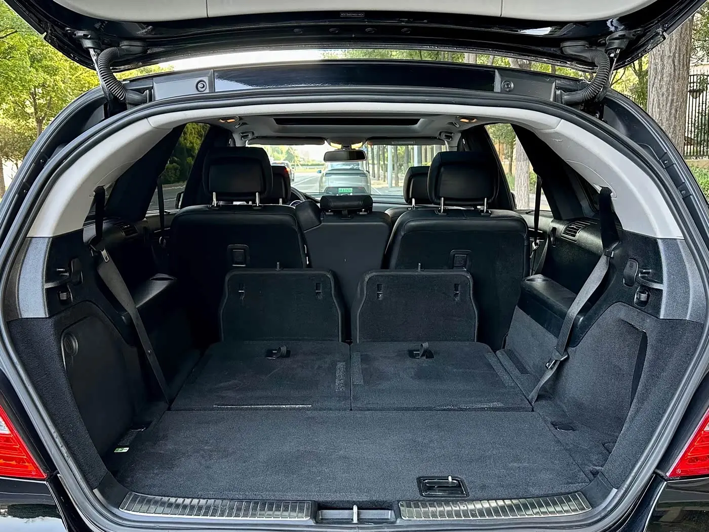 Mercedes-Benz R-Class 2017 — Photo 14/15