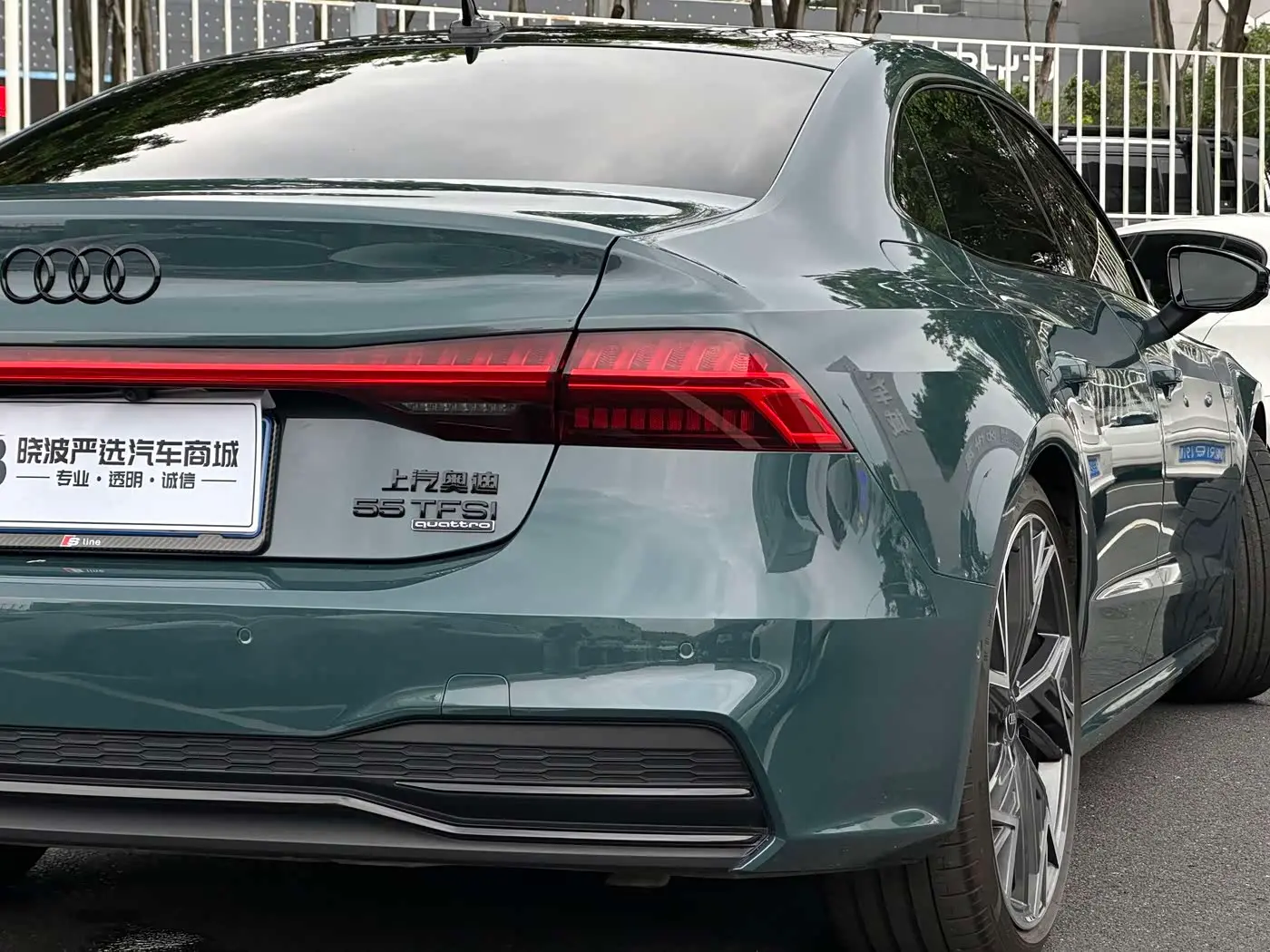 Audi A7L 2022 — Фото 6/20