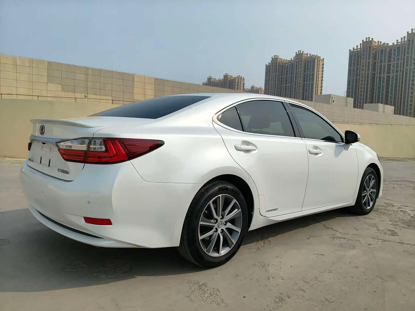 Lexus ES 2016 — Photo 5/15