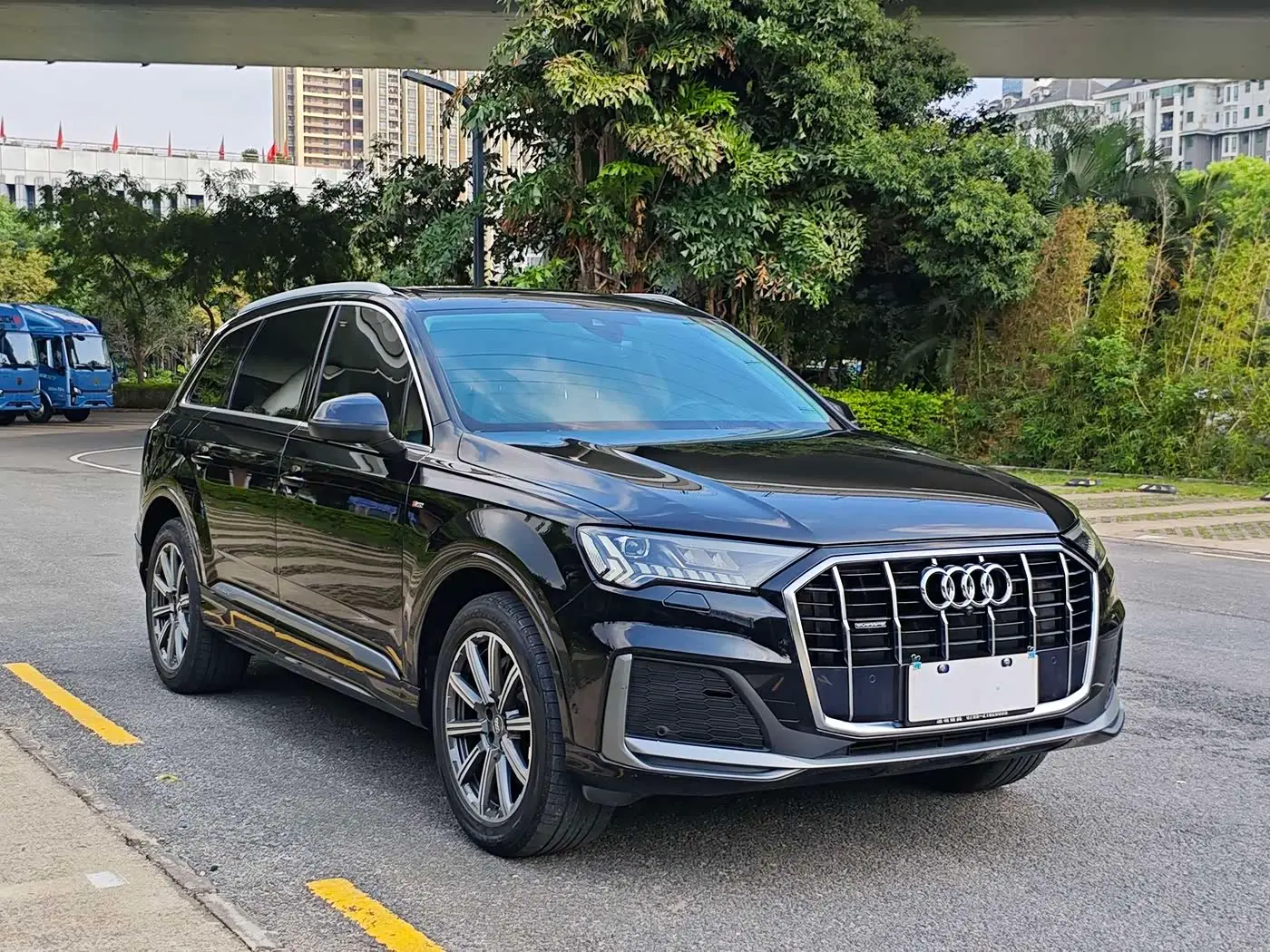 Audi Q7 2021 — Photo 3/16