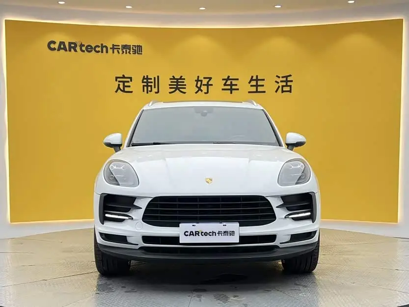 Porsche Macan 2020 — ფოტო 2/20