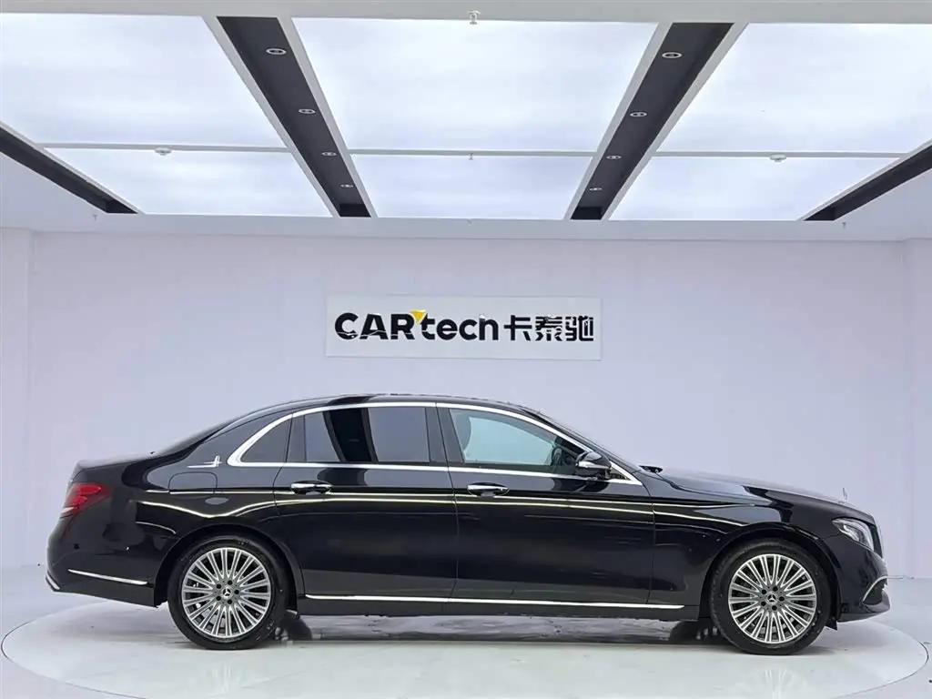 Mercedes-Benz E-Class 2020 — Photo 6/20