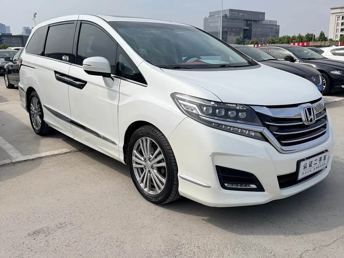 Honda Elysion 2017 — ფოტო 3/20