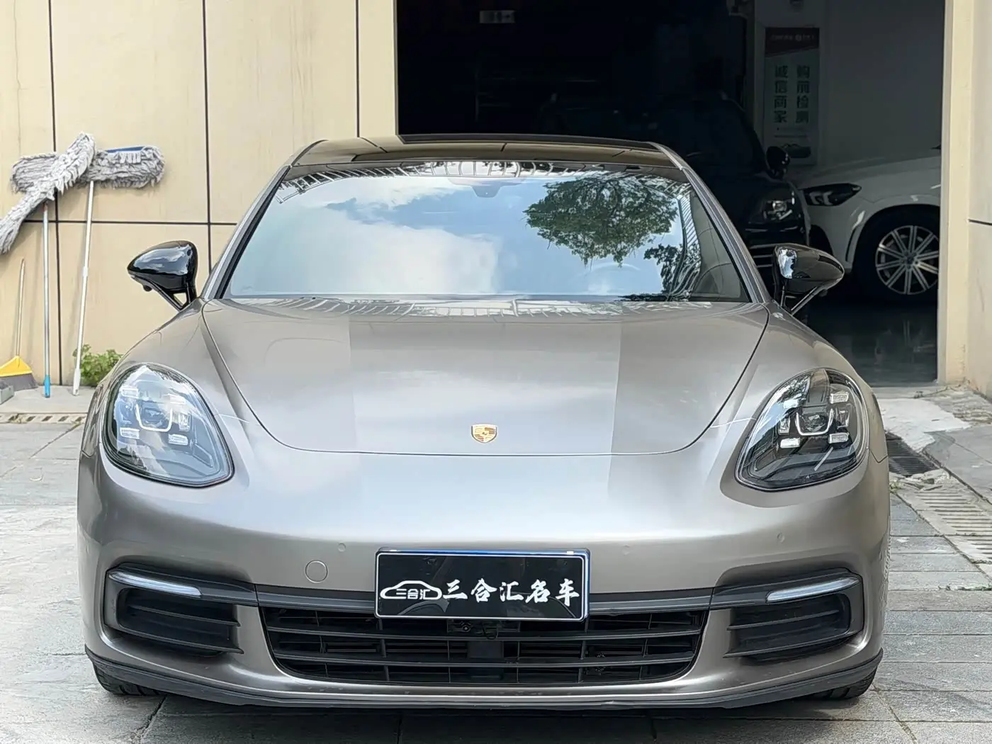 Porsche Panamera 2018 — Фото 2/11