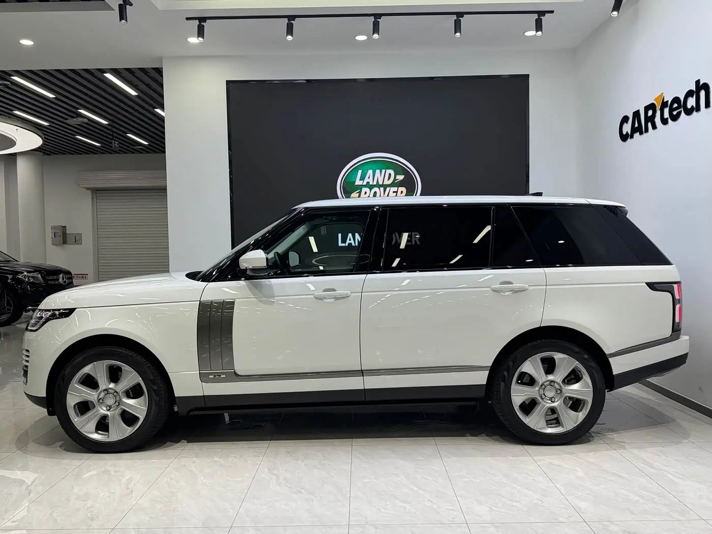 Land Rover Range Rover 2019 — Фото 4/19