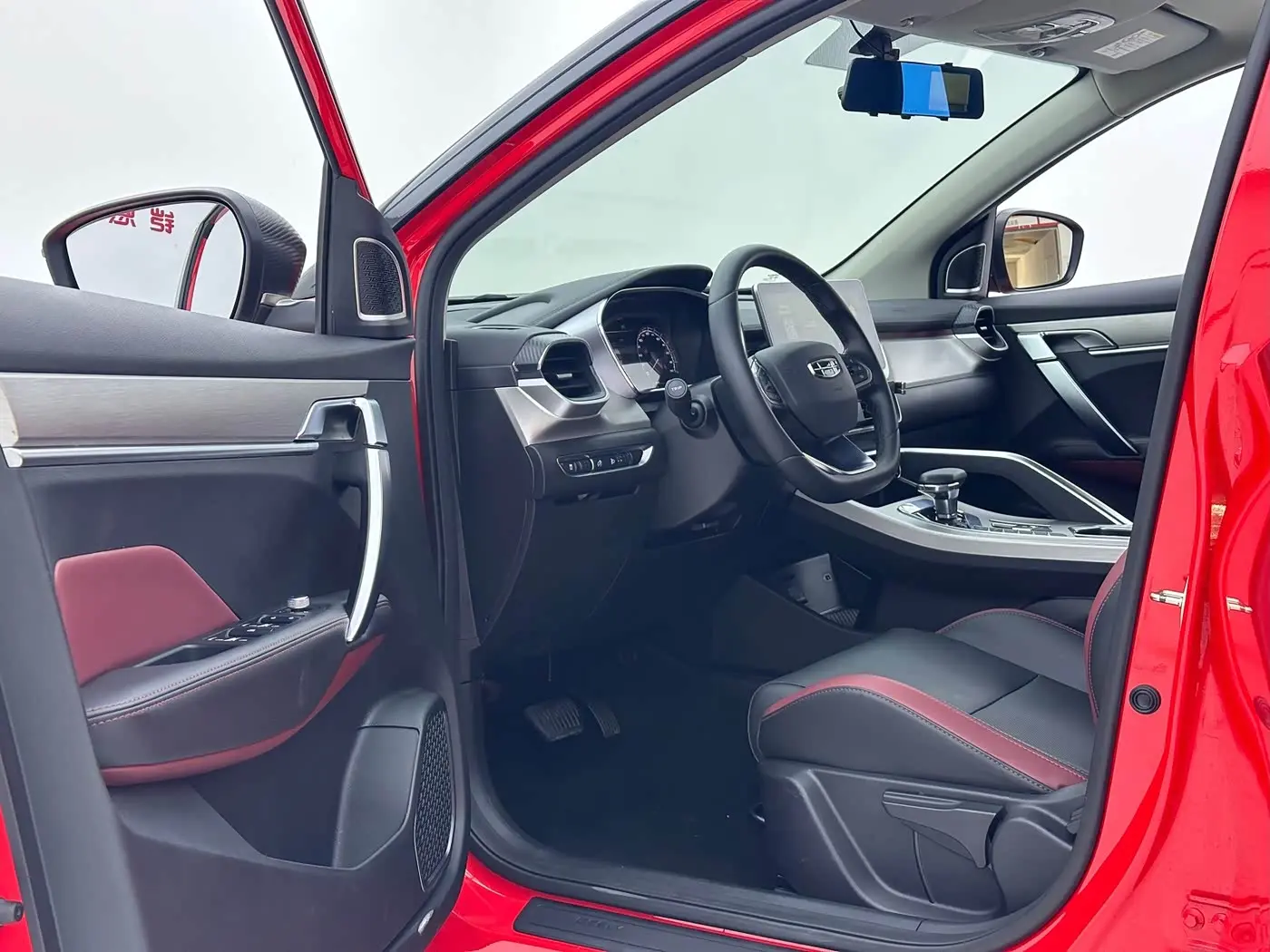 Geely Binyue 2022 — Photo 10/18