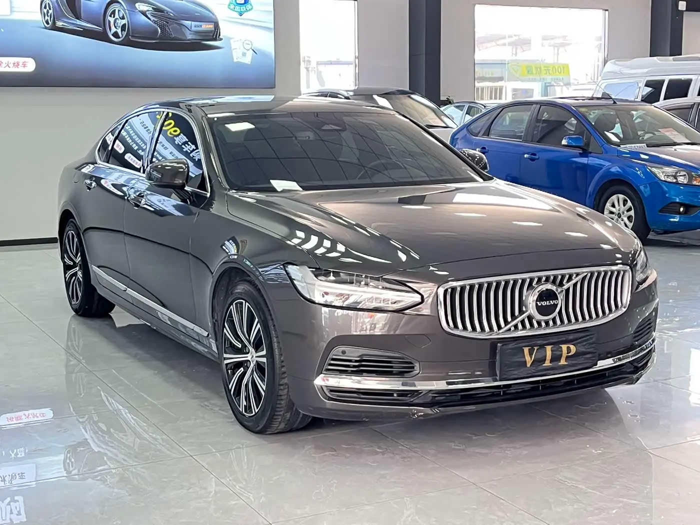 Volvo S90 Plug-in Hybrid 2021 — Фото 4/20