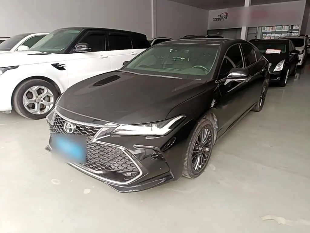 Toyota Avalon 2022 — ფოტო 2/20
