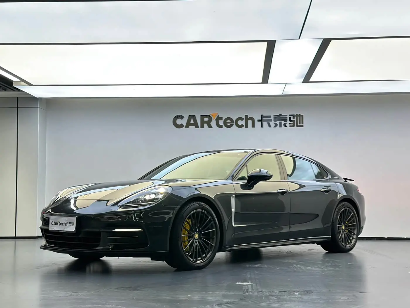 Porsche Panamera 2019 — Şəkil 1/20