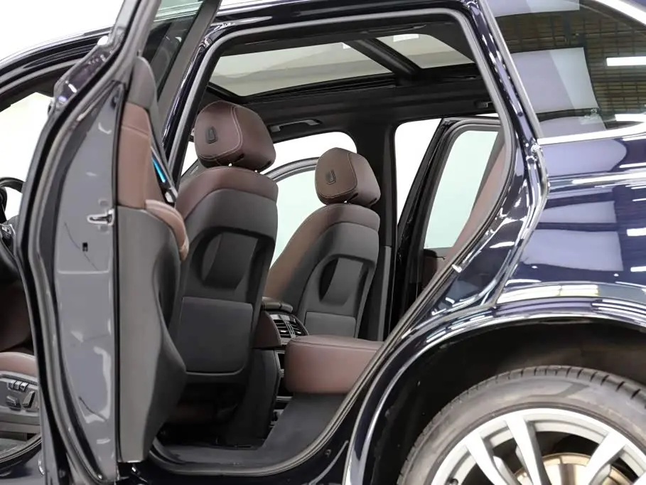 BMW X5 2018 — ფოტო 6/19