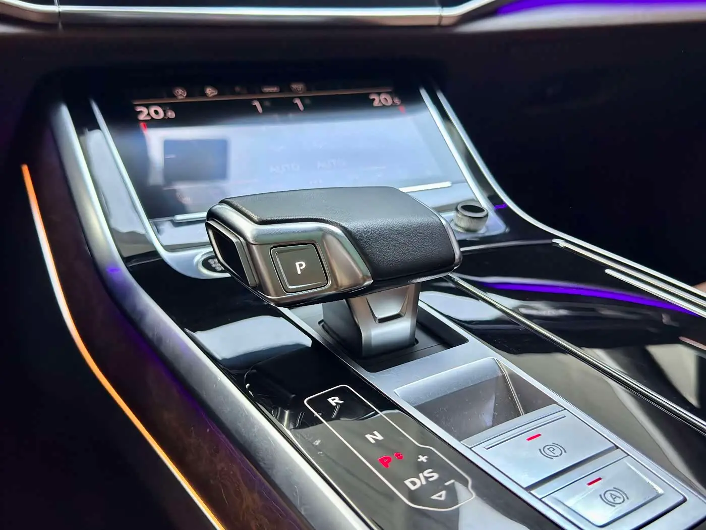 Audi Q7 2021 — Photo 8/11