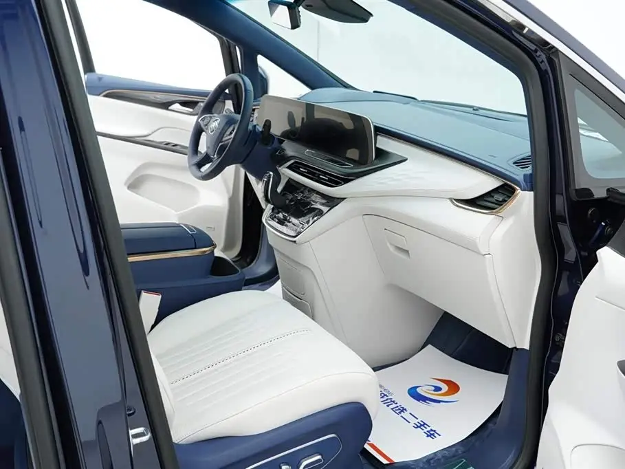 Buick GL8 2023 — Photo 16/20