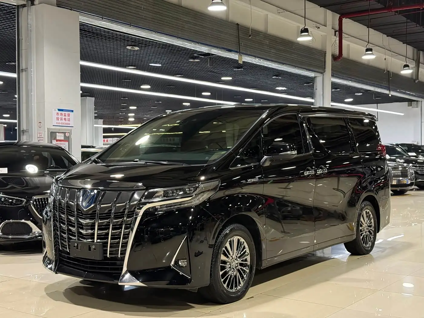 Toyota Alphard, 2022
