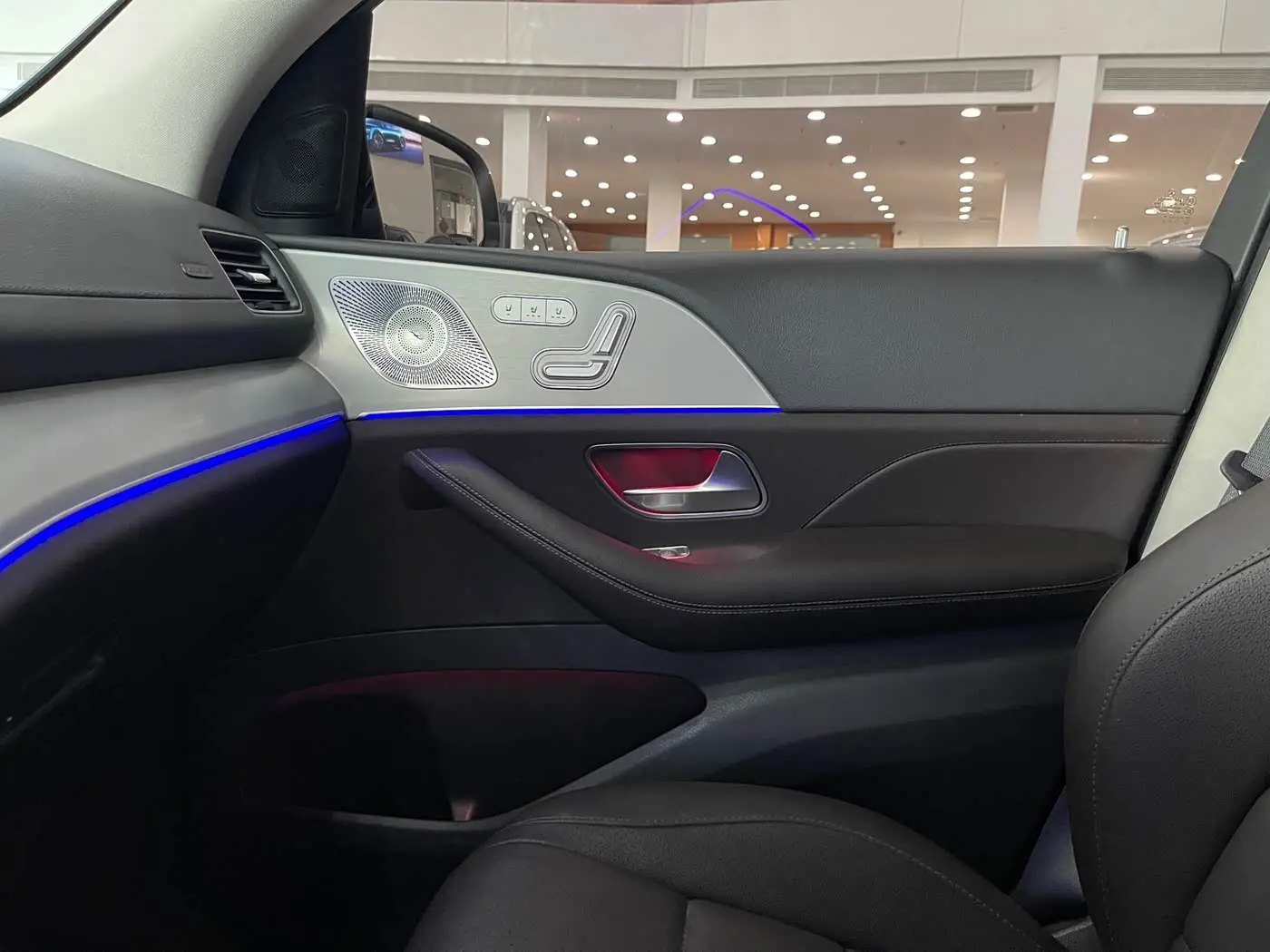 Mercedes-Benz GLE 2020 — Photo 12/19