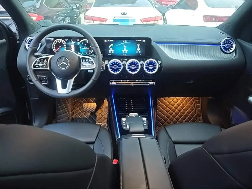 Mercedes-Benz GLA 2023 — Фото 10/20