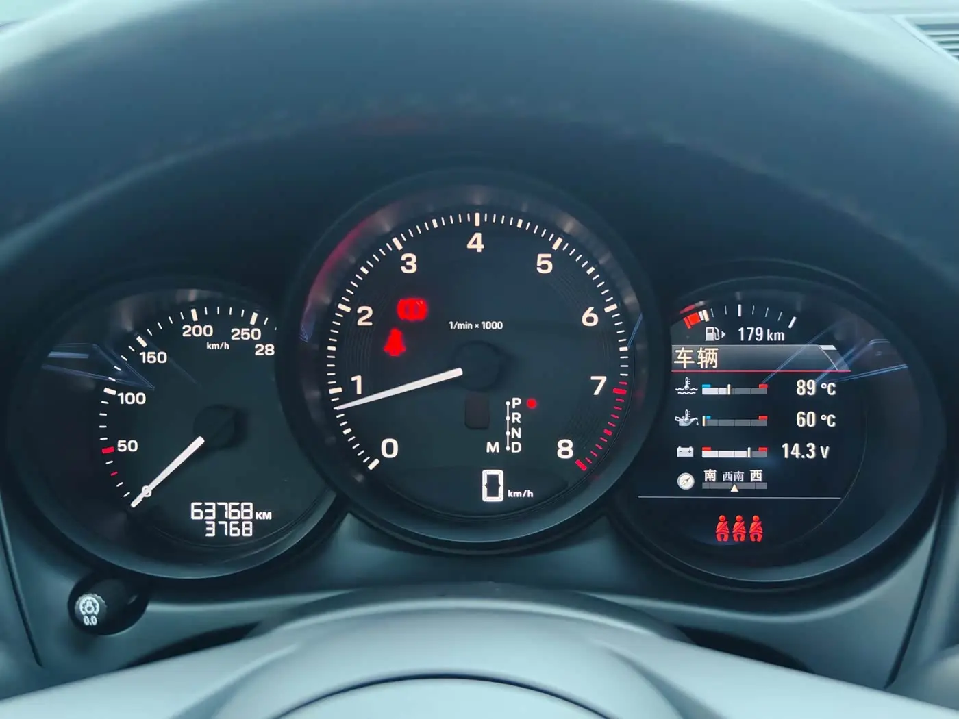 Porsche Macan 2022 — Photo 11/18