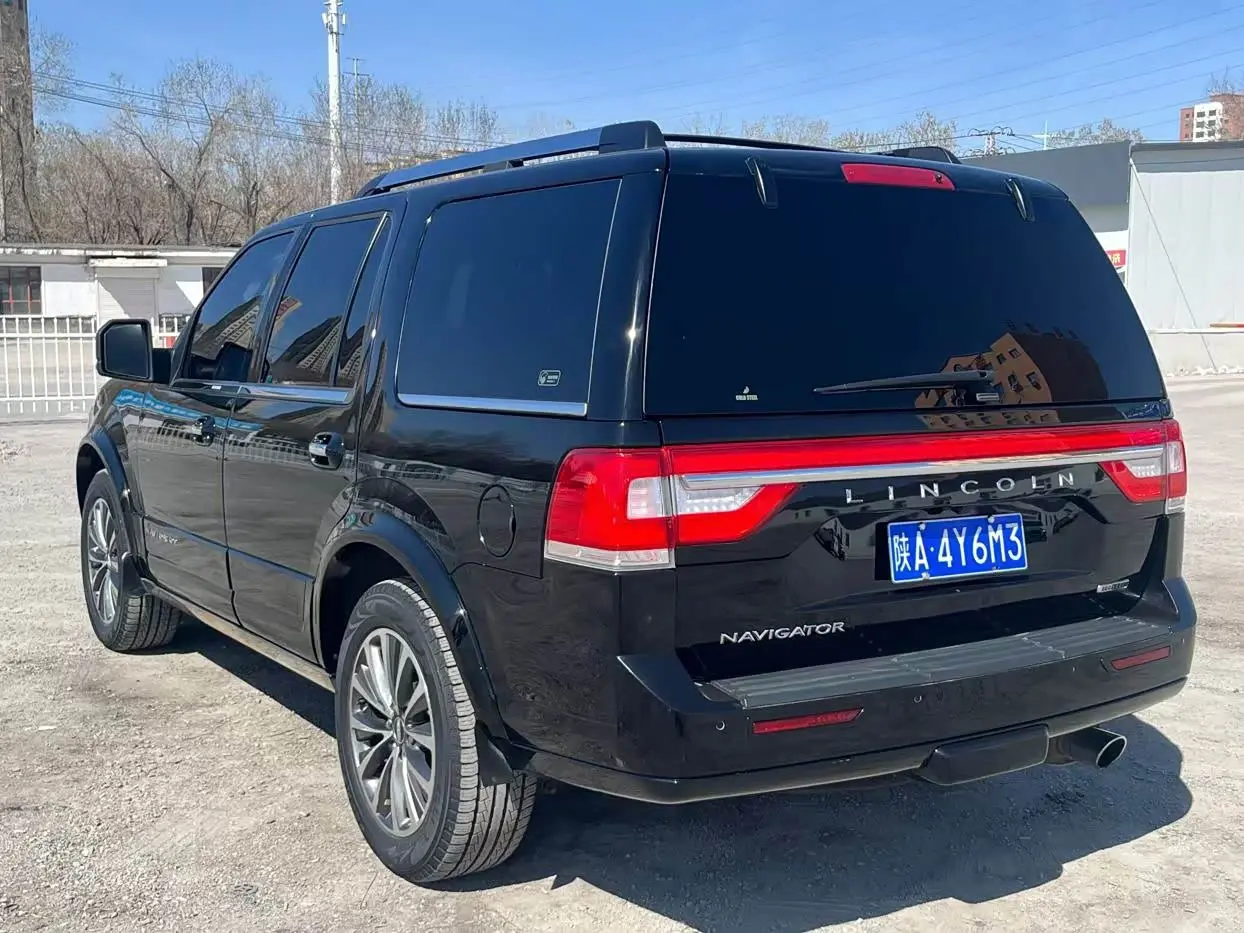 Lincoln Navigator 2016 — Şəkil 5/9