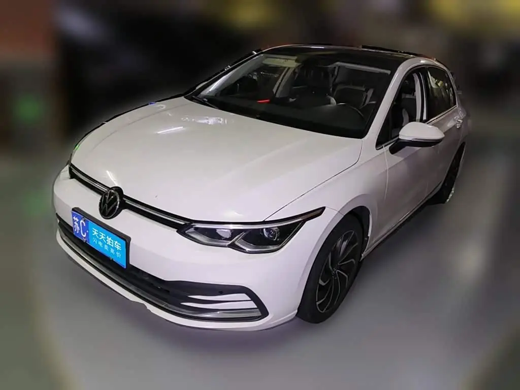 Volkswagen Golf 2022 — Photo 1/13