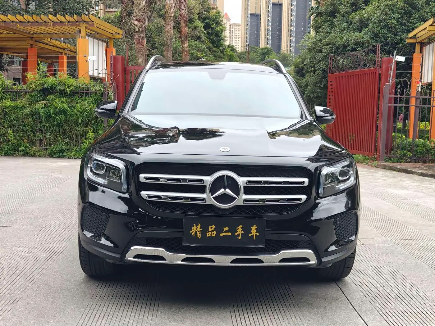 Mercedes-Benz GLB 2023 — Фото 2/20