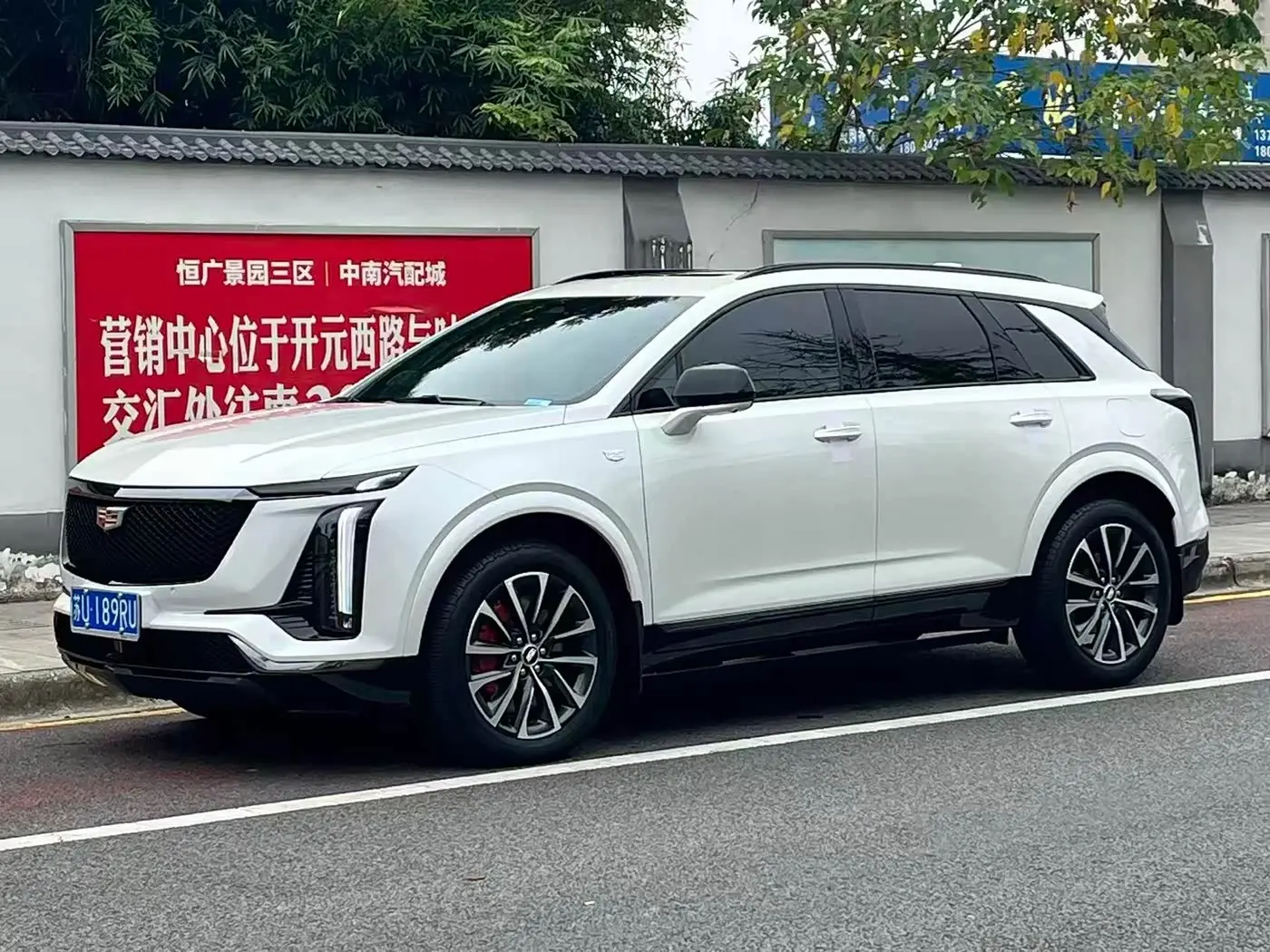 Cadillac XT5 2025 — Фото 1/15