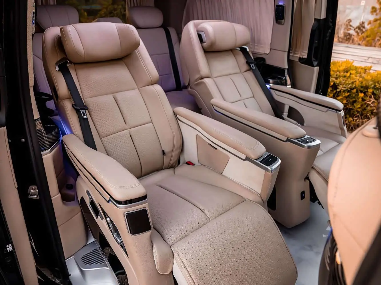 Mercedes-Benz V-Class 2019 — Фото 19/20