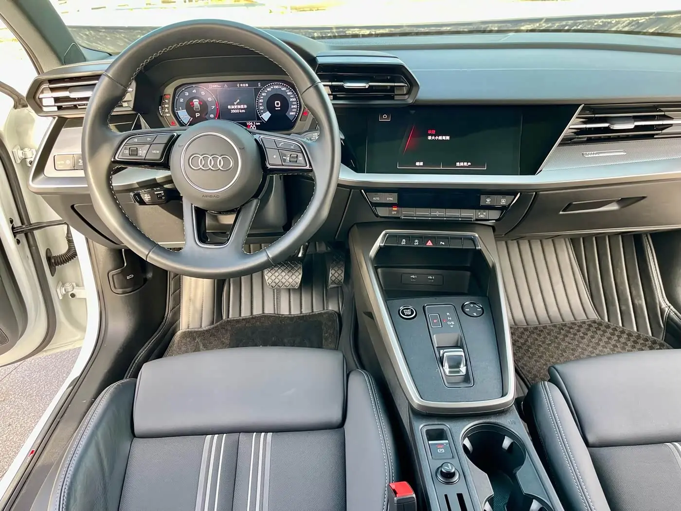 Audi A3 2023 — Фото 12/20