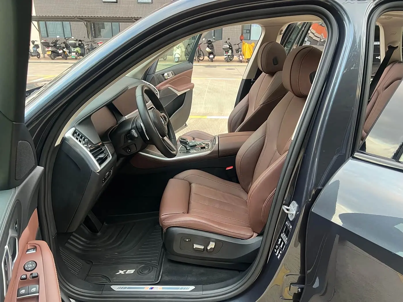BMW X5 2021 — Photo 6/20