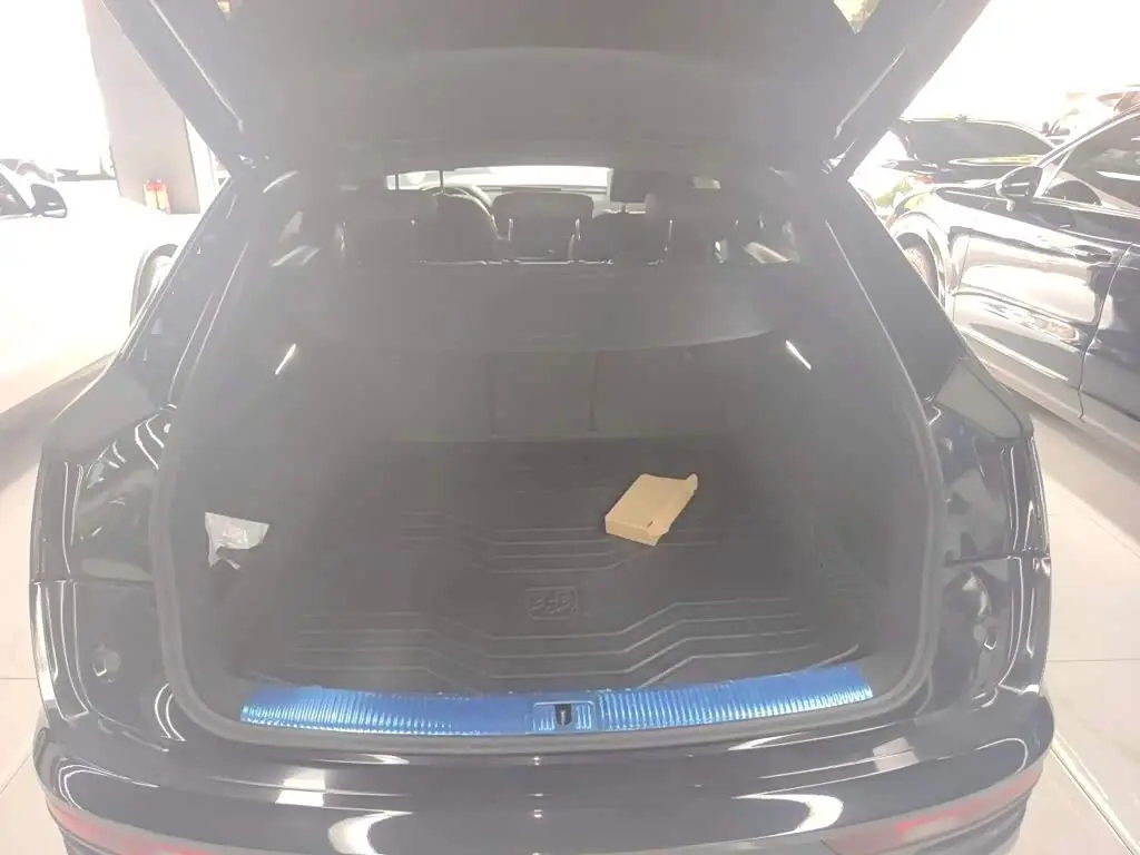 Audi Q5L Sportback 2022 — Фото 15/20