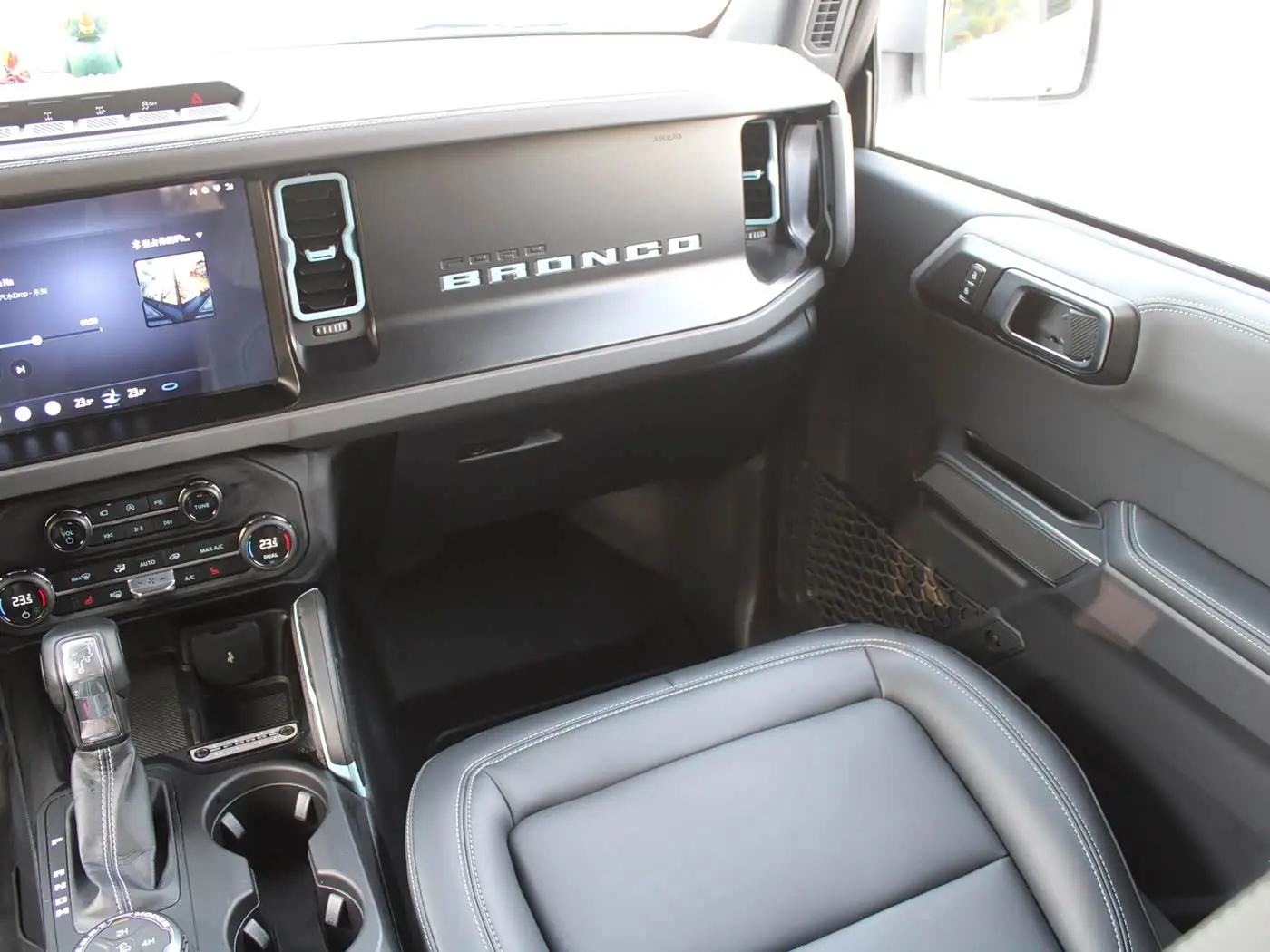 Ford Bronco 2025 — Фото 12/20