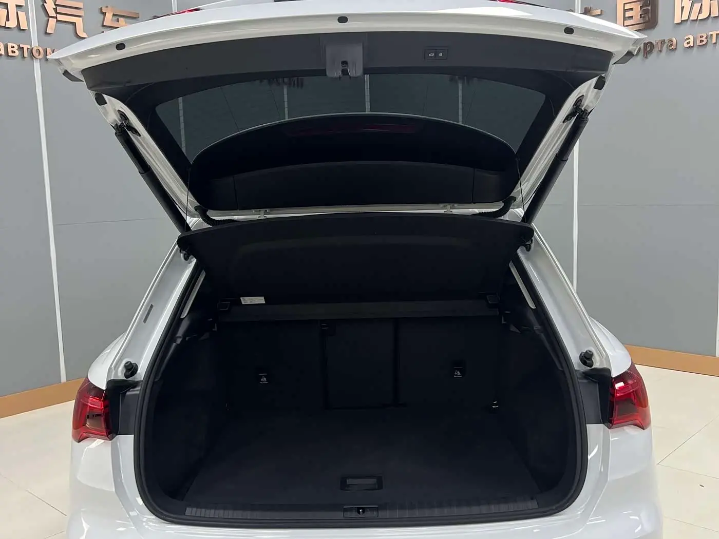 Audi Q3 2022 — Şəkil 20/20