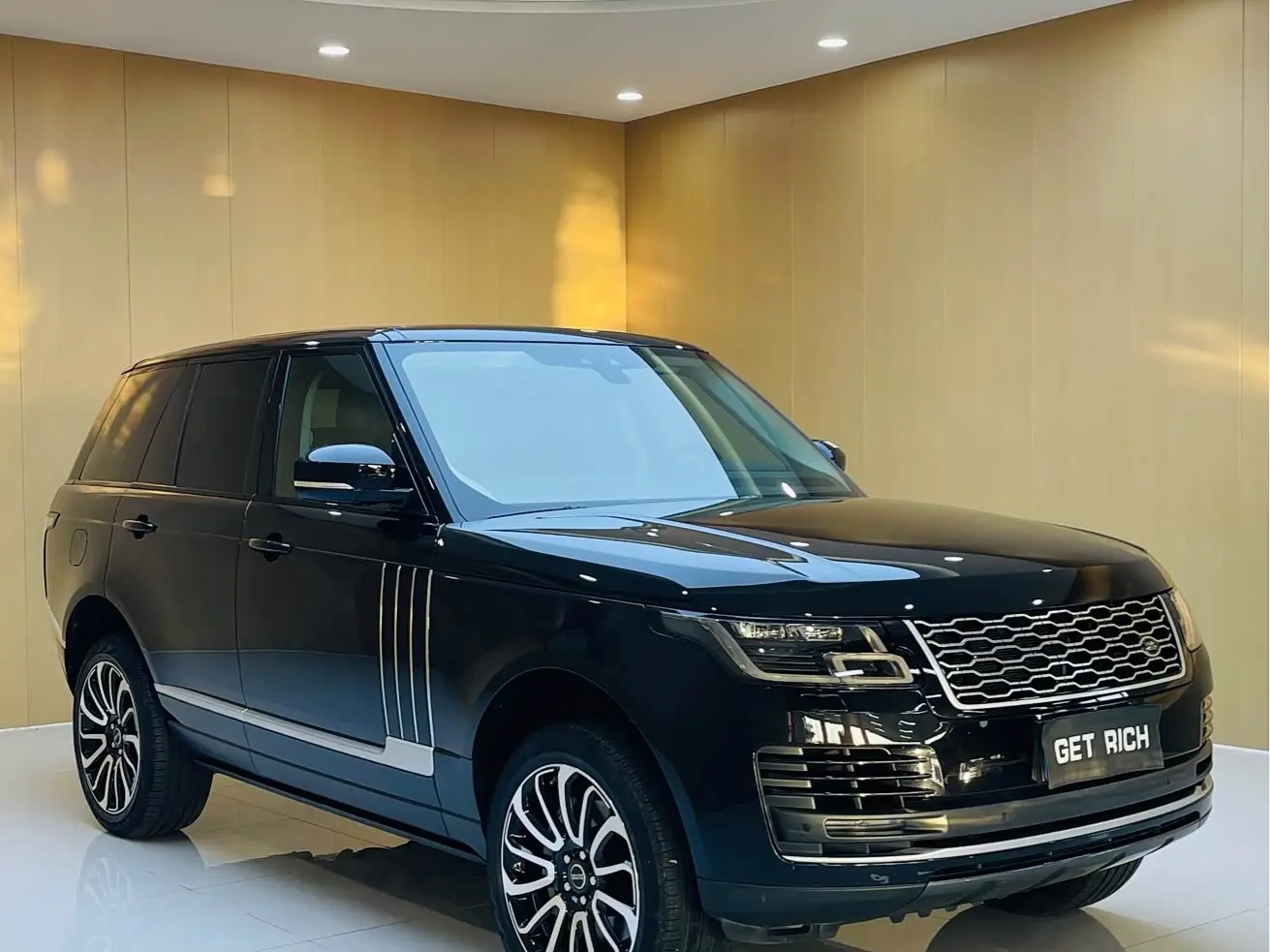 Land Rover Range Rover 2019 — Фото 3/19
