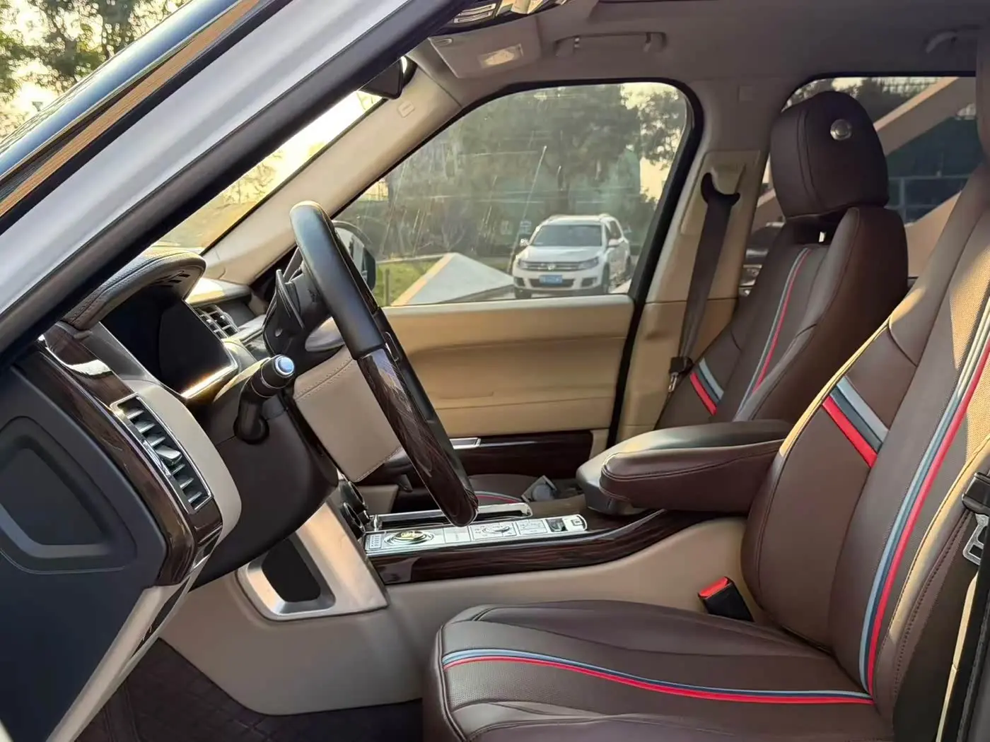 Land Rover Range Rover 2015 — Photo 8/20