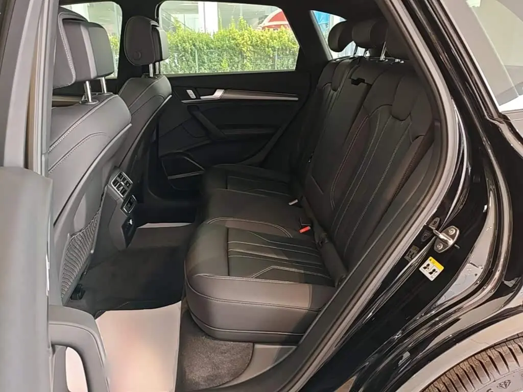 Audi Q5L 2024 — Photo 17/20