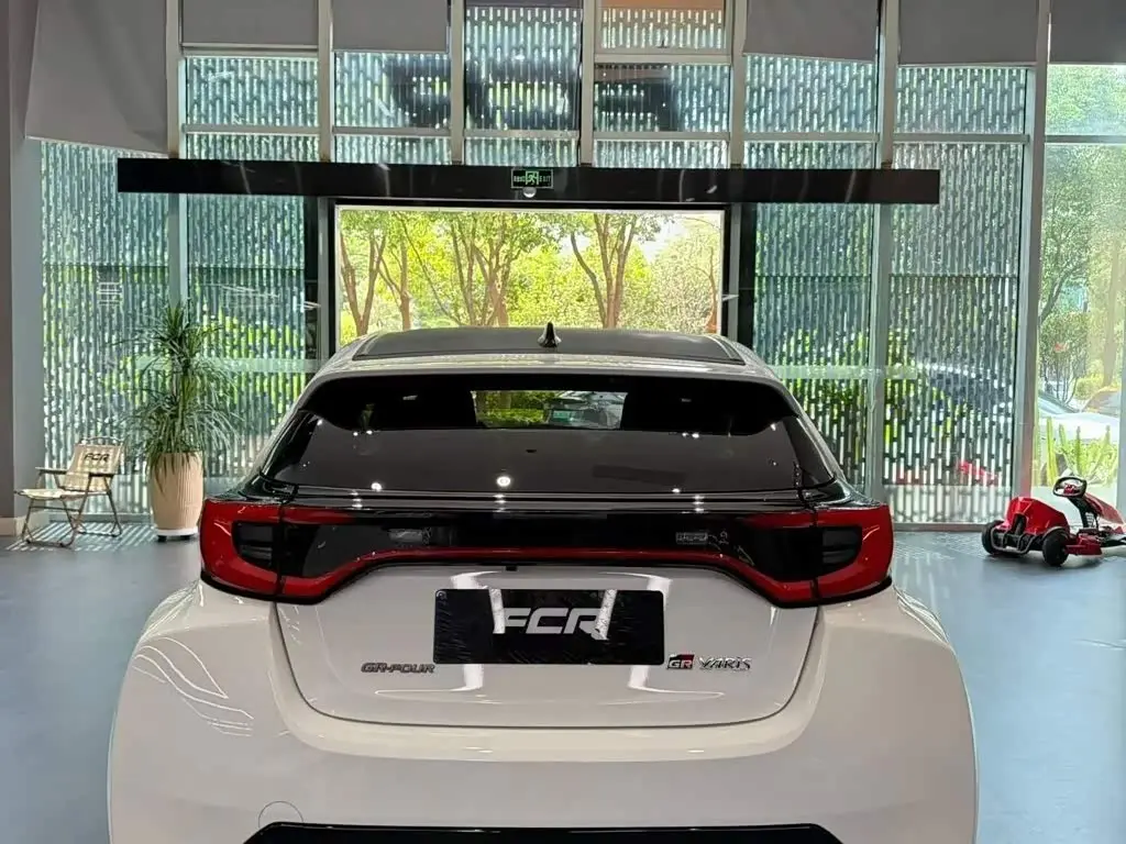 Toyota GR YARIS 2026 — Photo 5/9